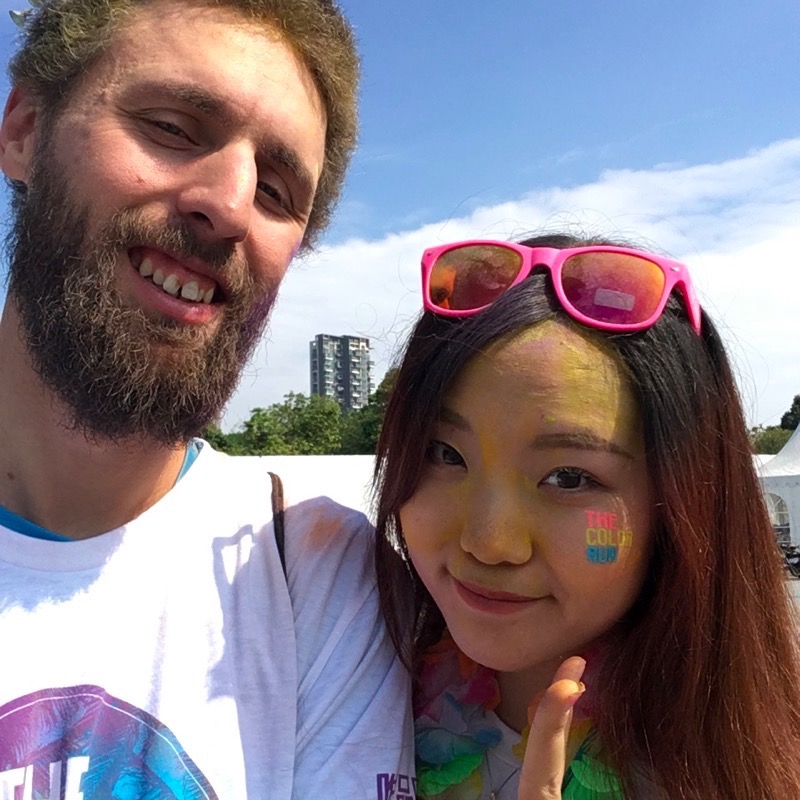 &#x1F1E8;&#x1F1F3; Selfies with Strangers #happiest5k