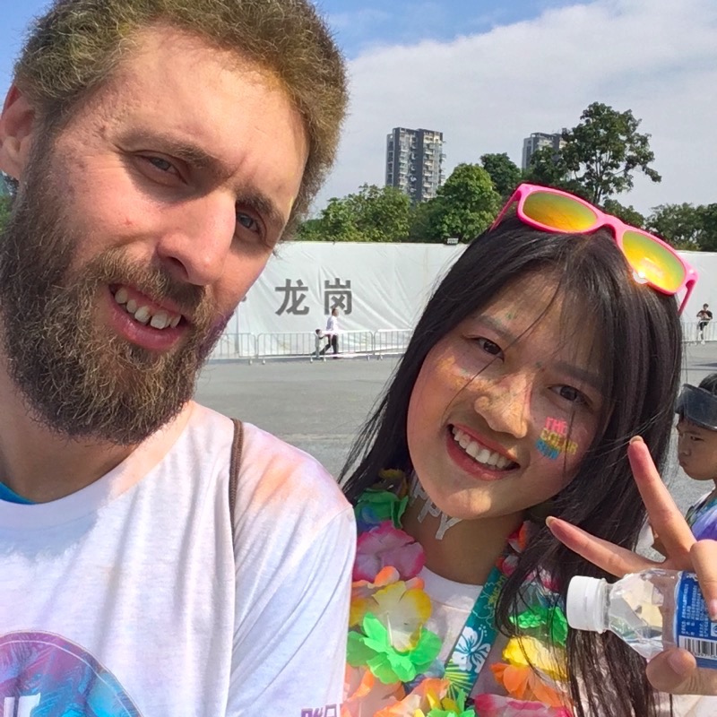 &#x1F1E8;&#x1F1F3; Selfies with Strangers #happiest5k