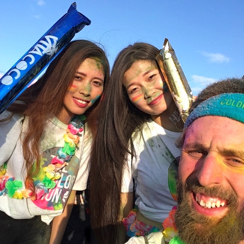 &#x1F1E8;&#x1F1F3; Selfies with Strangers #happiest5k