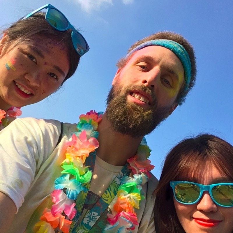 &#x1F1E8;&#x1F1F3; Selfies with Strangers #happiest5k